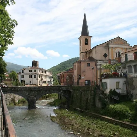 Casa Vacanze Gli Ulivi Borgomaro